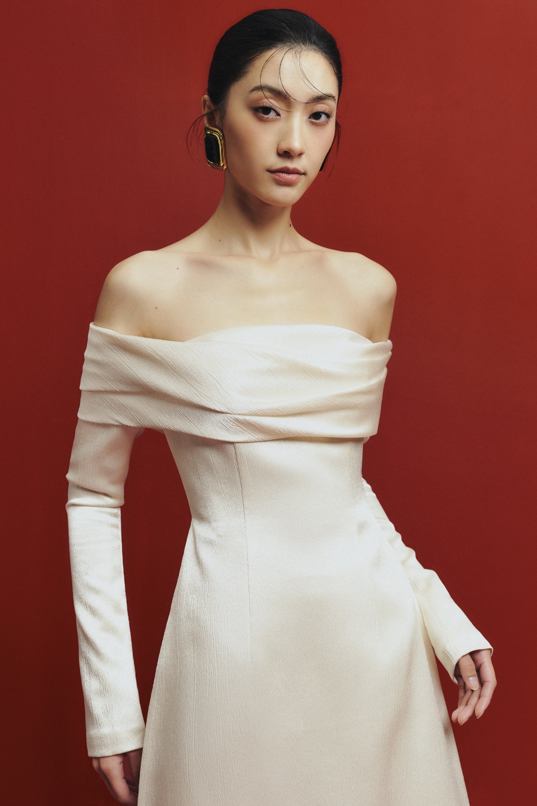 Thy A-line Off-Shoulder Taffeta Silk Floor Length Ao Dai Set