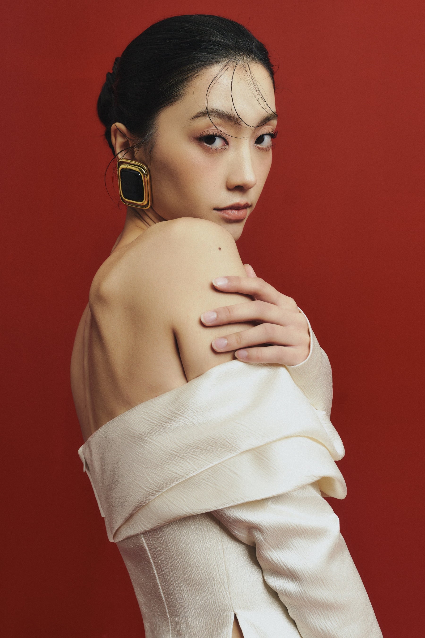 Thy A-line Off-Shoulder Taffeta Silk Floor Length Ao Dai Set