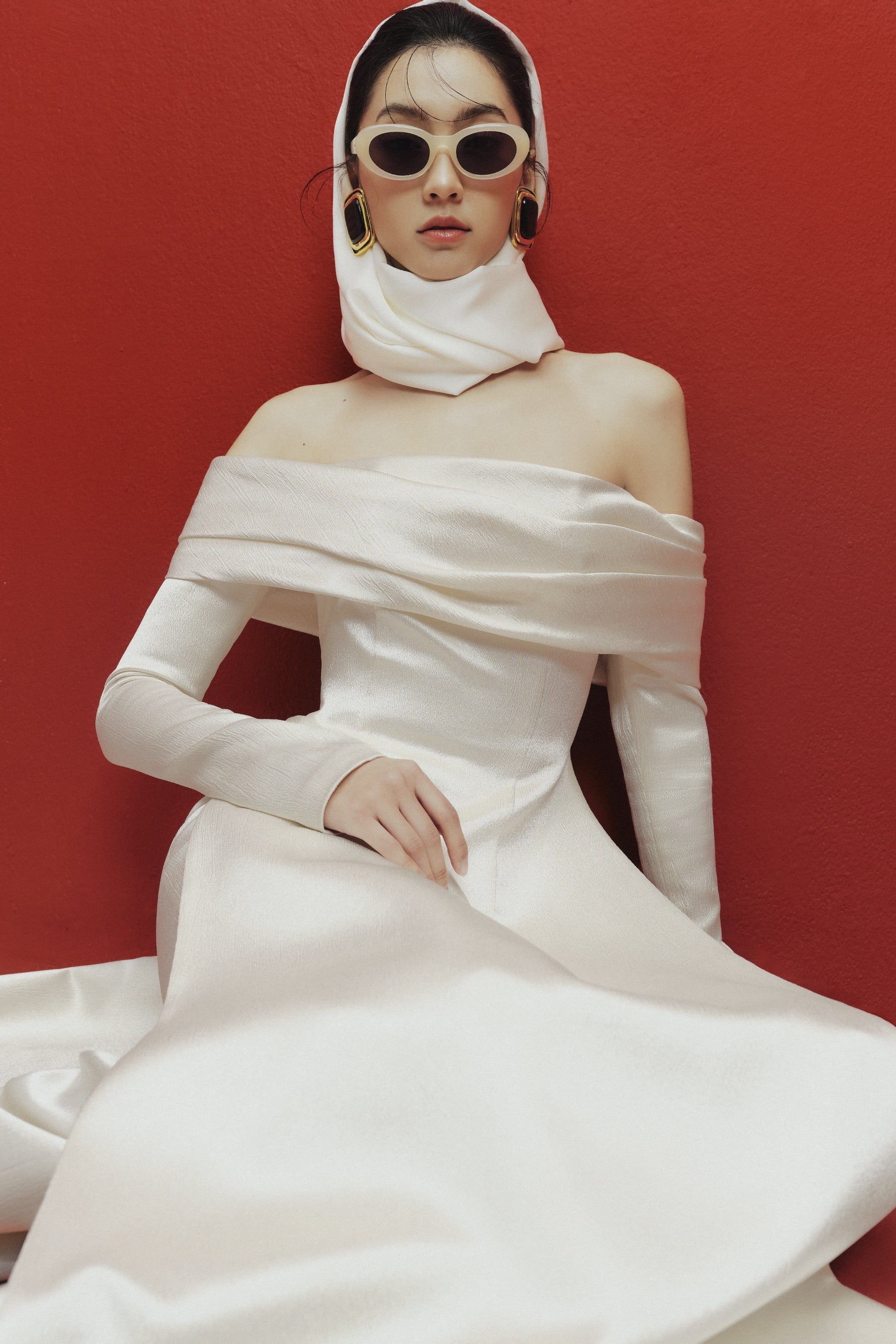 Thy A-line Off-Shoulder Taffeta Silk Floor Length Ao Dai Set