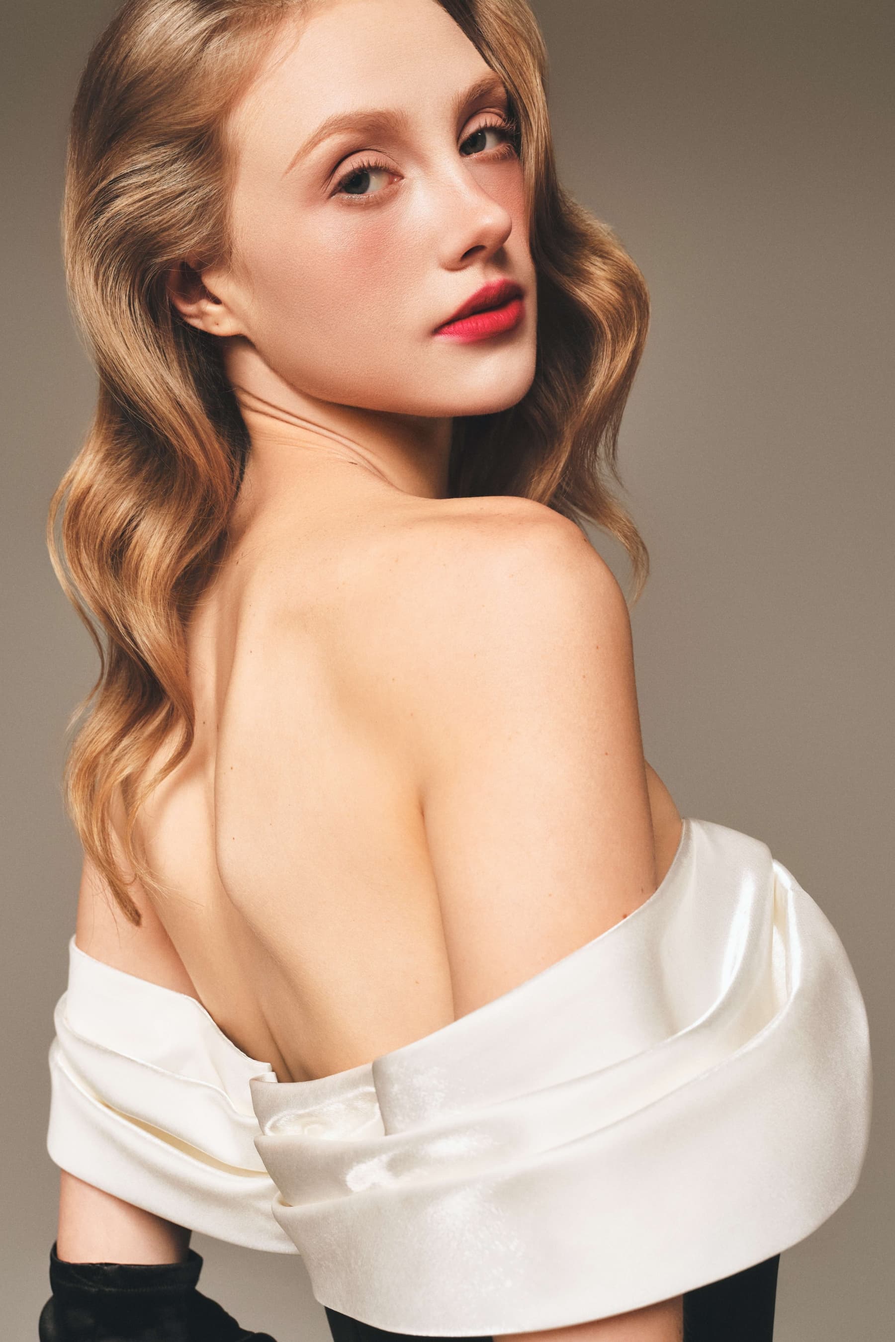 Off-Shoulder Structured Bust Mermaid Gown